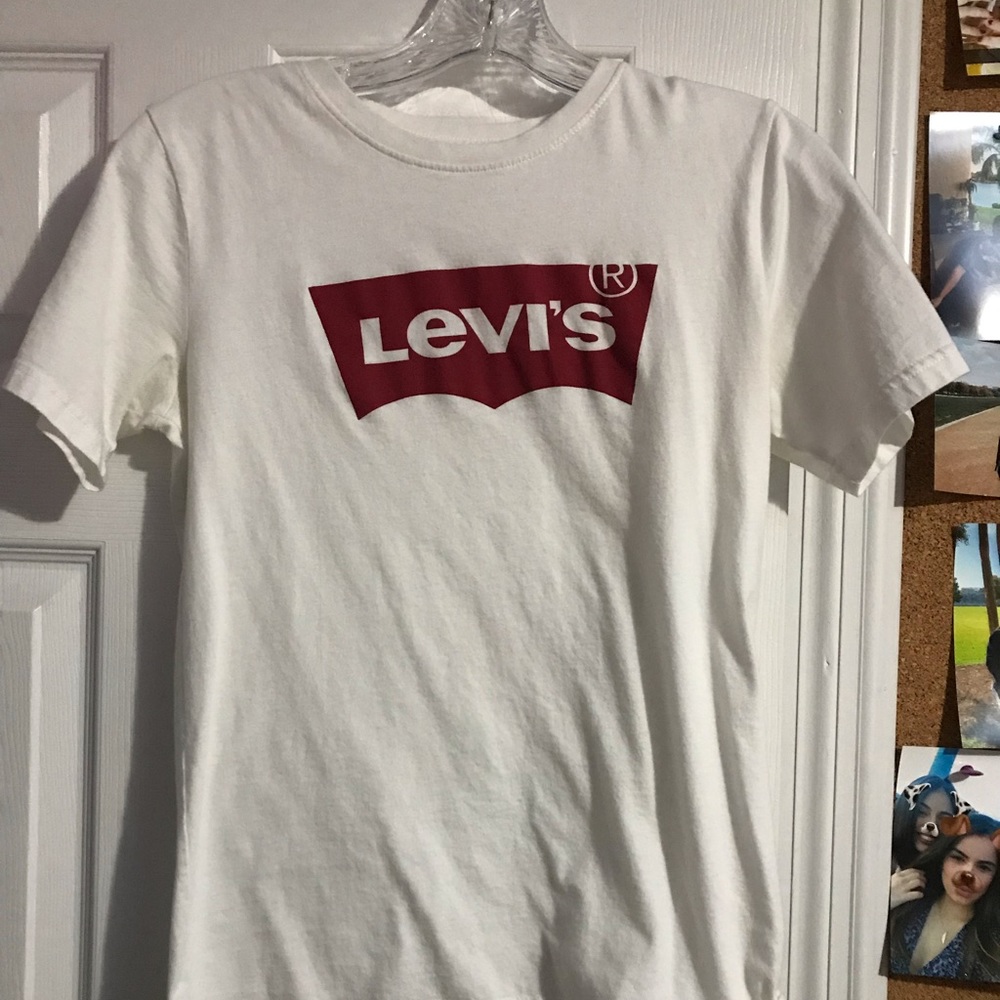 Levi Fitted T-shirt